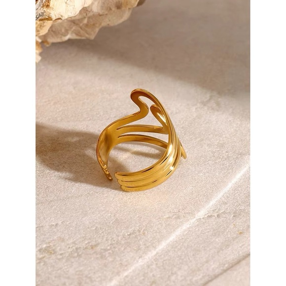 18K Gold Plated Adjustable Ring - Picture 4 of 9